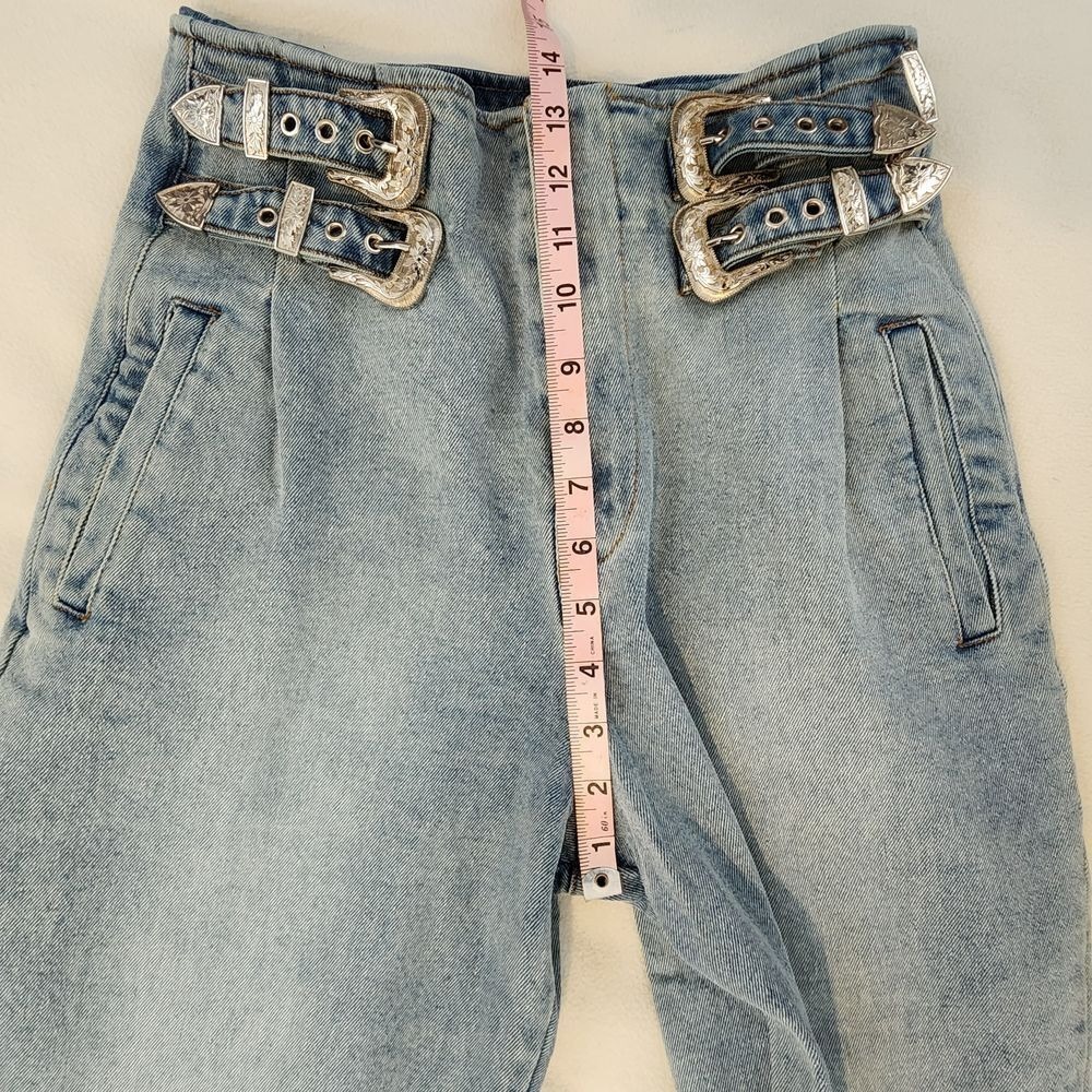 Nicole Lynel Western Buckle Jeans High Rise Mom Jeans Vintage Light Wash Denim - Picture 7 of 10